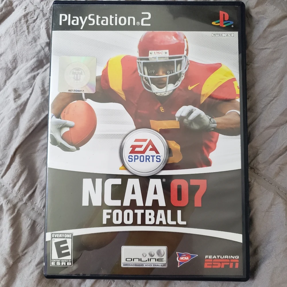 EA Sports NCAA 07 Football for PlayStation 2 - Red and White